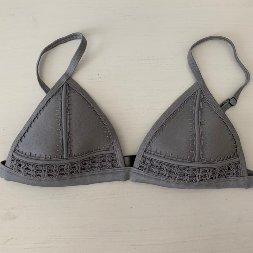 Triangl Swimwear Swimsuit / Bikini Top Gray Size M
